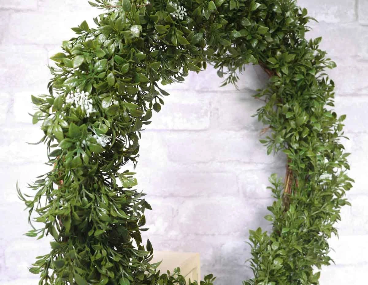22" Wreath With White Flowers 6 22" Wreath With White Flowers - Image 4